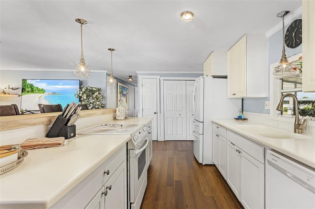 For Sale: $344,900 (2 beds, 2 baths, 1152 Square Feet)