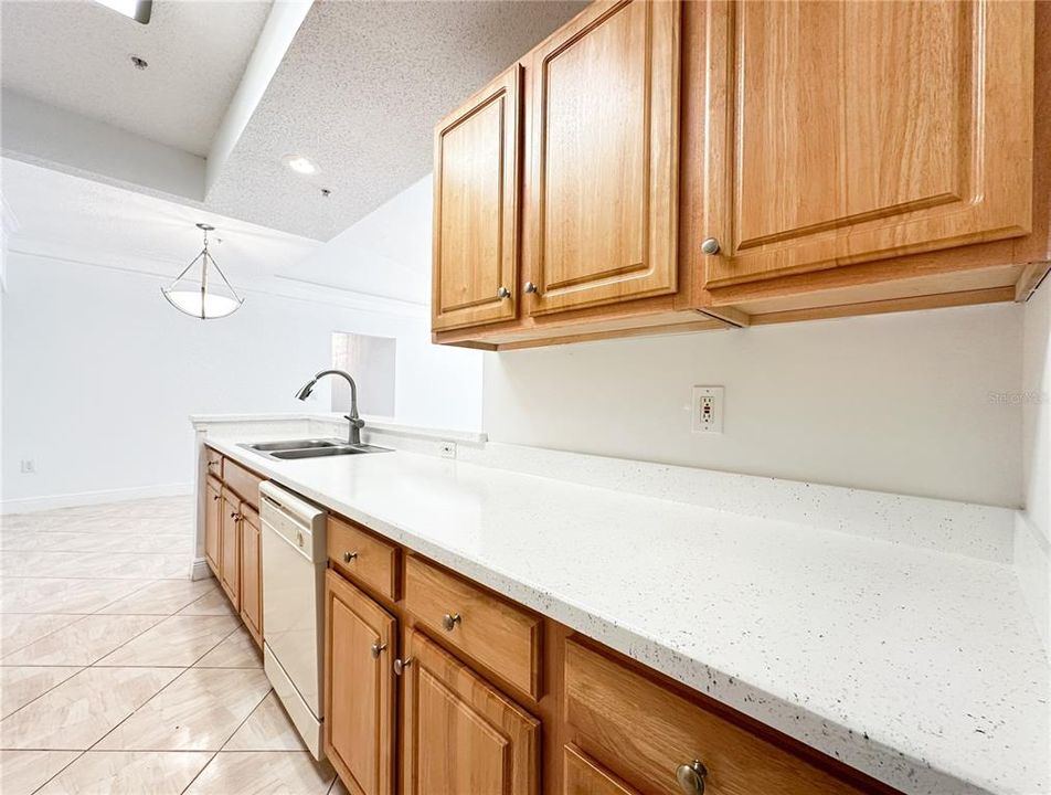 Active With Contract: $2,350 (3 beds, 2 baths, 1396 Square Feet)