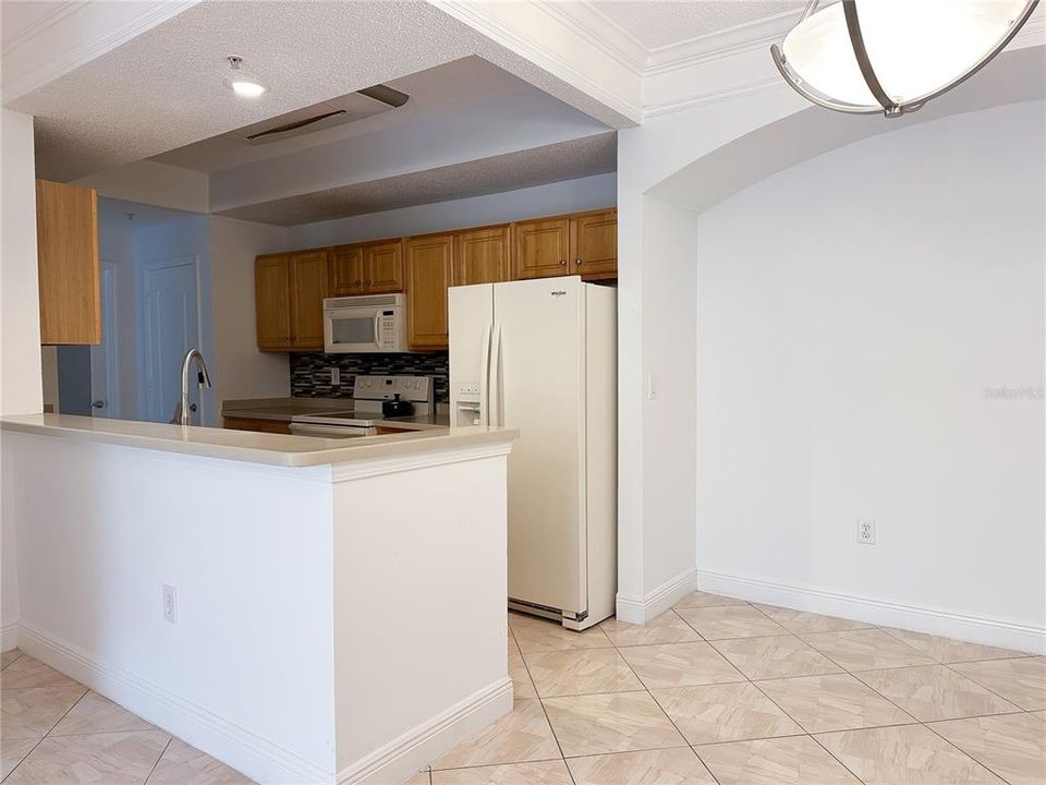 Active With Contract: $2,350 (3 beds, 2 baths, 1396 Square Feet)