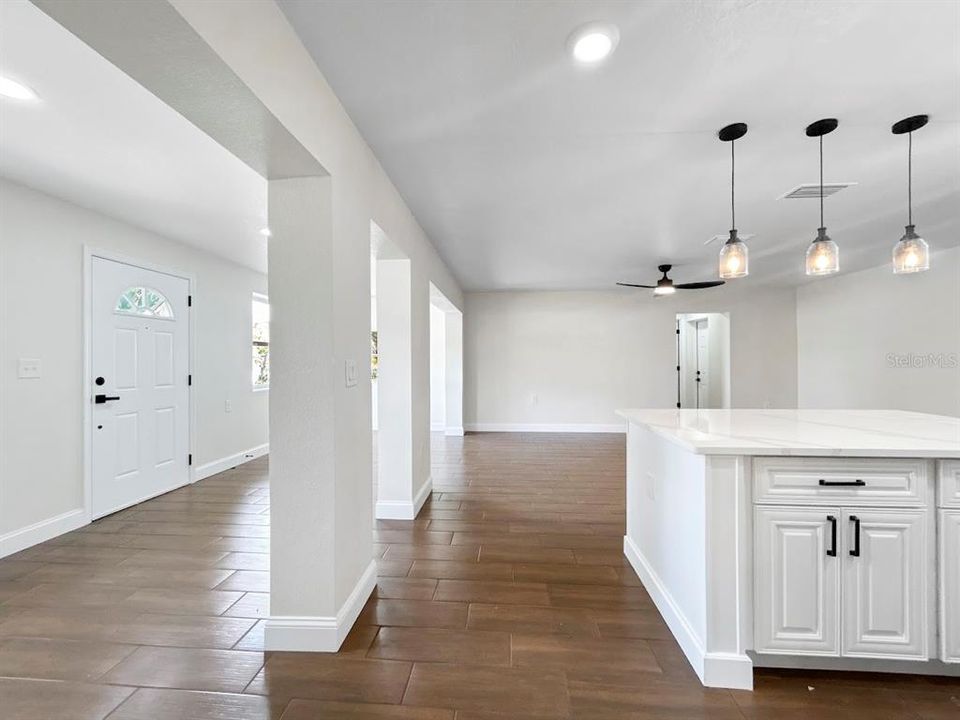 Active With Contract: $374,000 (3 beds, 2 baths, 1496 Square Feet)