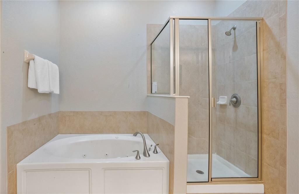 Недавно продано: $675,000 (4 спален, 3 ванн, 2480 Квадратных фут)