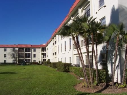 Active With Contract: $1,700 (2 beds, 1 baths, 900 Square Feet)