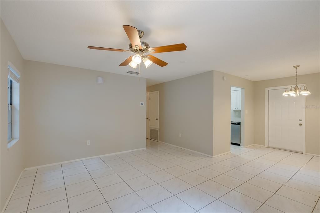 For Sale: $319,900 (4 beds, 2 baths, 1122 Square Feet)