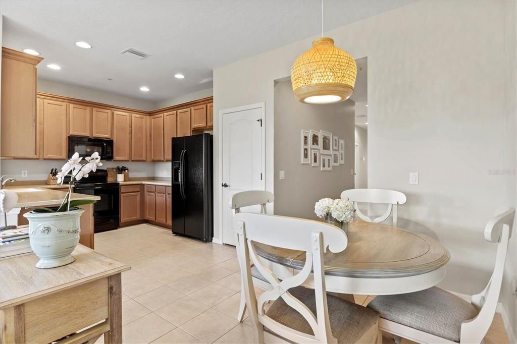 Active With Contract: $349,900 (3 beds, 2 baths, 1277 Square Feet)