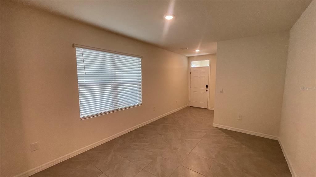 Recently Rented: $2,000 (3 beds, 2 baths, 1504 Square Feet)