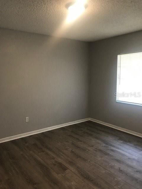 For Rent: $1,100 (2 beds, 1 baths, 826 Square Feet)