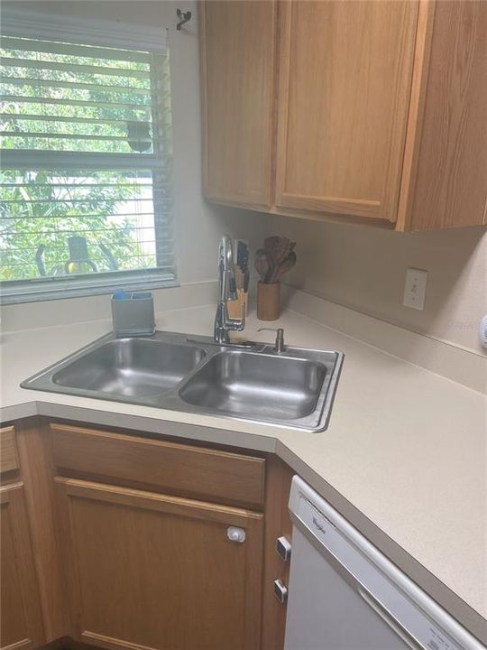 For Rent: $1,850 (2 beds, 2 baths, 1358 Square Feet)