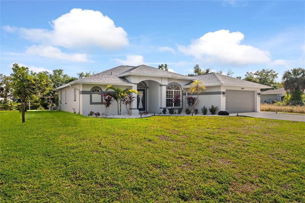 Active With Contract: $449,900 (3 beds, 2 baths, 1748 Square Feet)