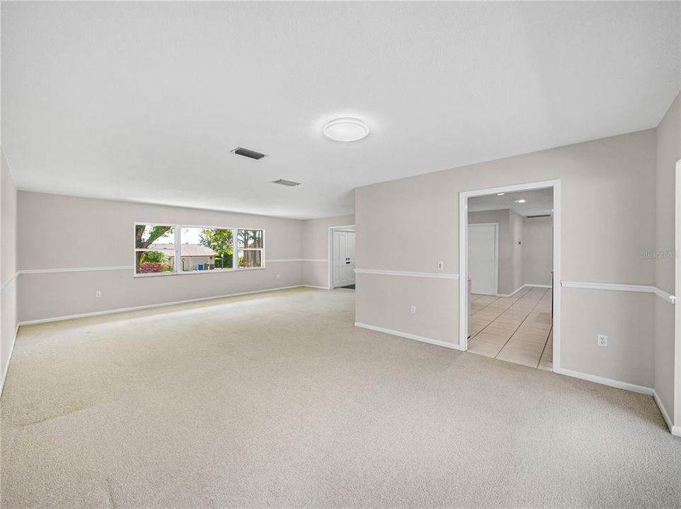 OPENING FROM DINING ROOM TO KITCHEN