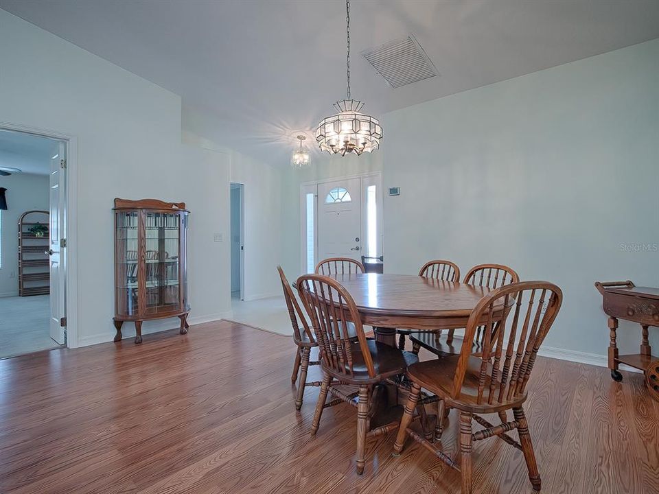 ANOTHER VIEW OF THE DINING ROOM AREA