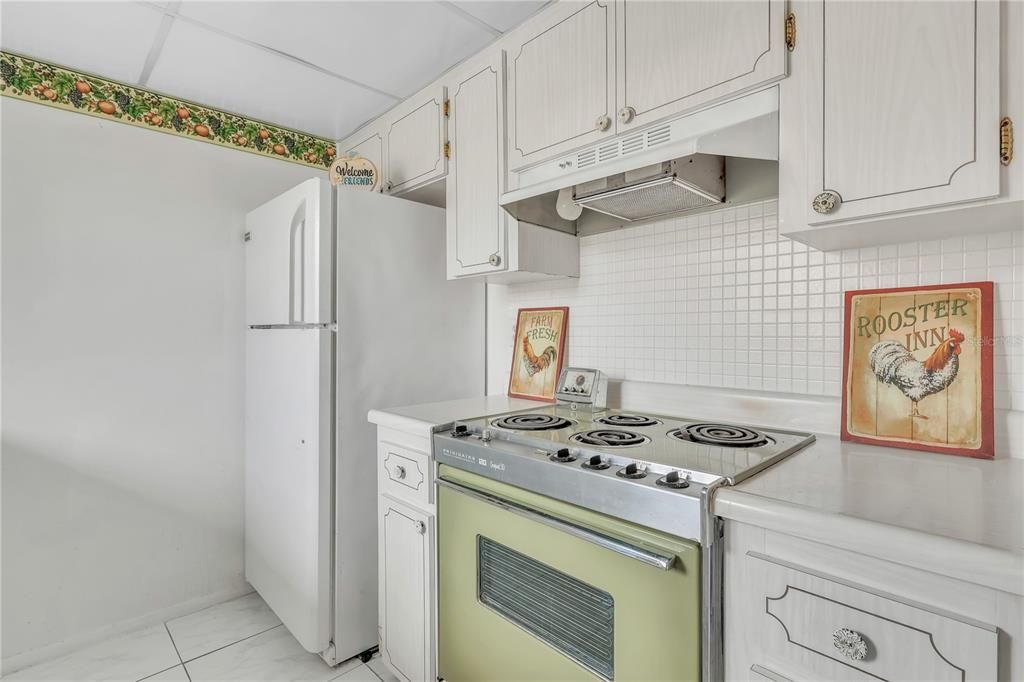 For Sale: $99,000 (1 beds, 1 baths, 605 Square Feet)