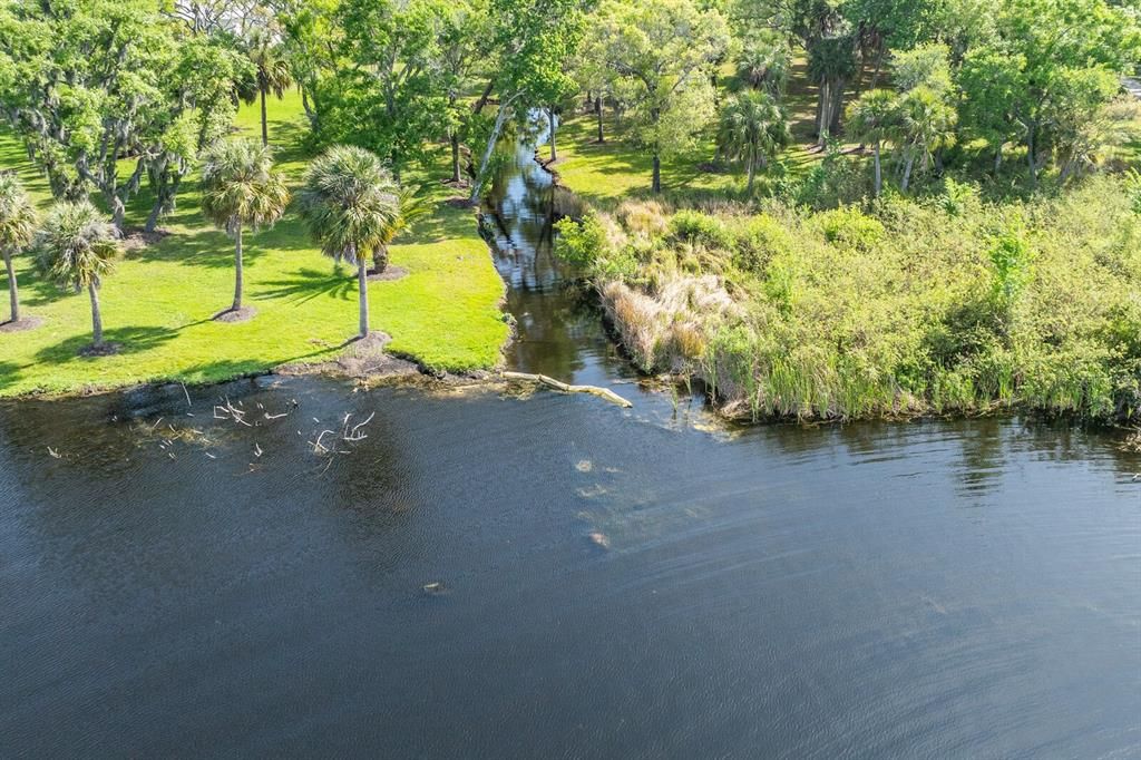 На продажу: $1,500,000 (2.17 acres)