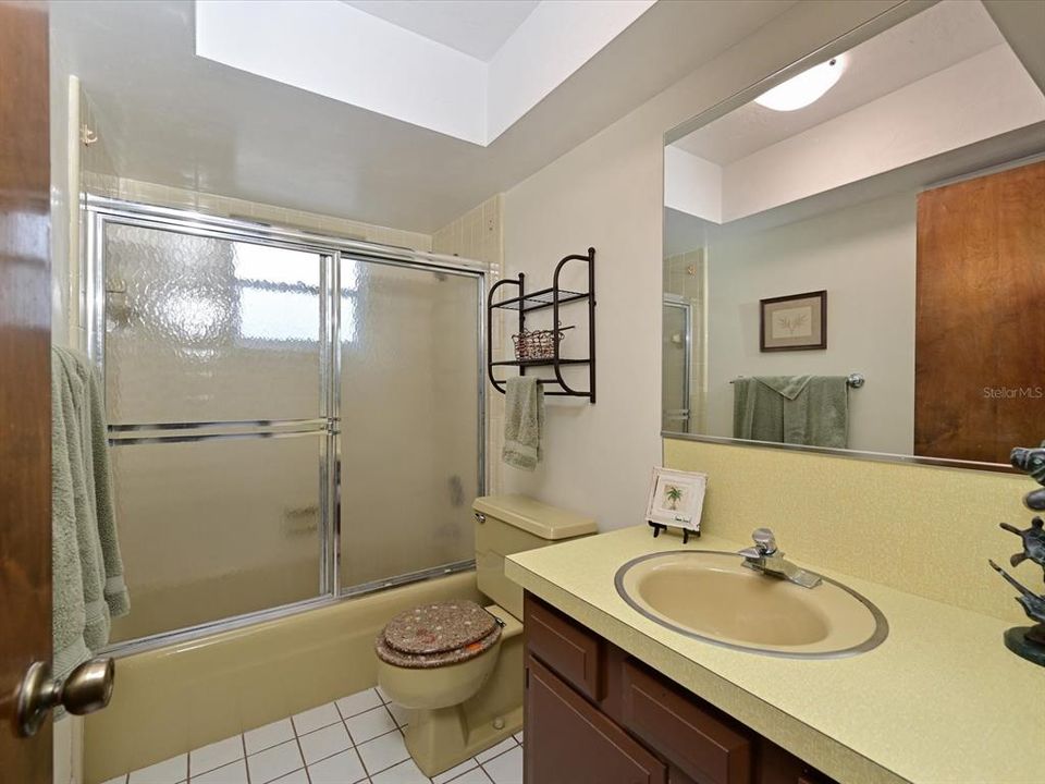 最近售出: $725,000 (4 贝兹, 3 浴室, 2853 平方英尺)