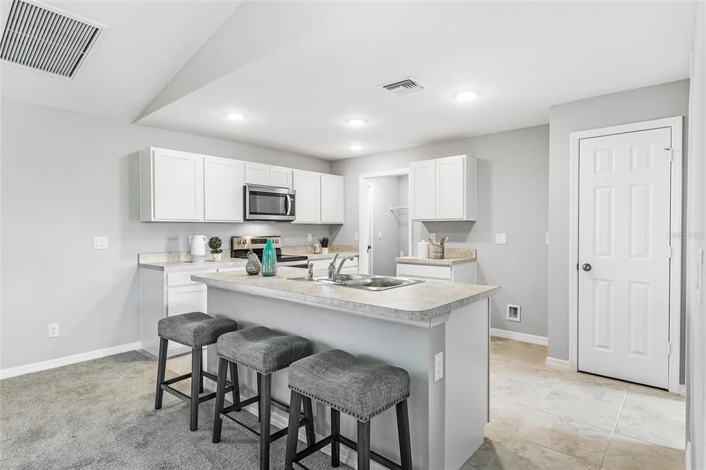 Active With Contract: $299,990 (3 beds, 2 baths, 1399 Square Feet)