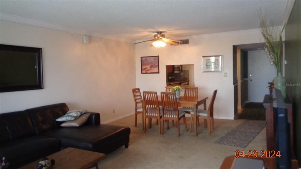 For Rent: $2,800 (2 beds, 2 baths, 1325 Square Feet)