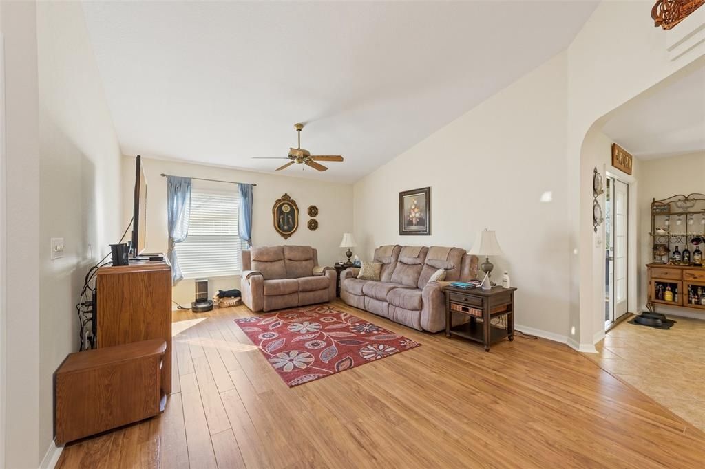 For Sale: $358,500 (2 beds, 2 baths, 1610 Square Feet)