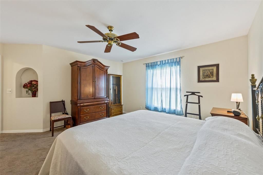 For Sale: $358,500 (2 beds, 2 baths, 1610 Square Feet)