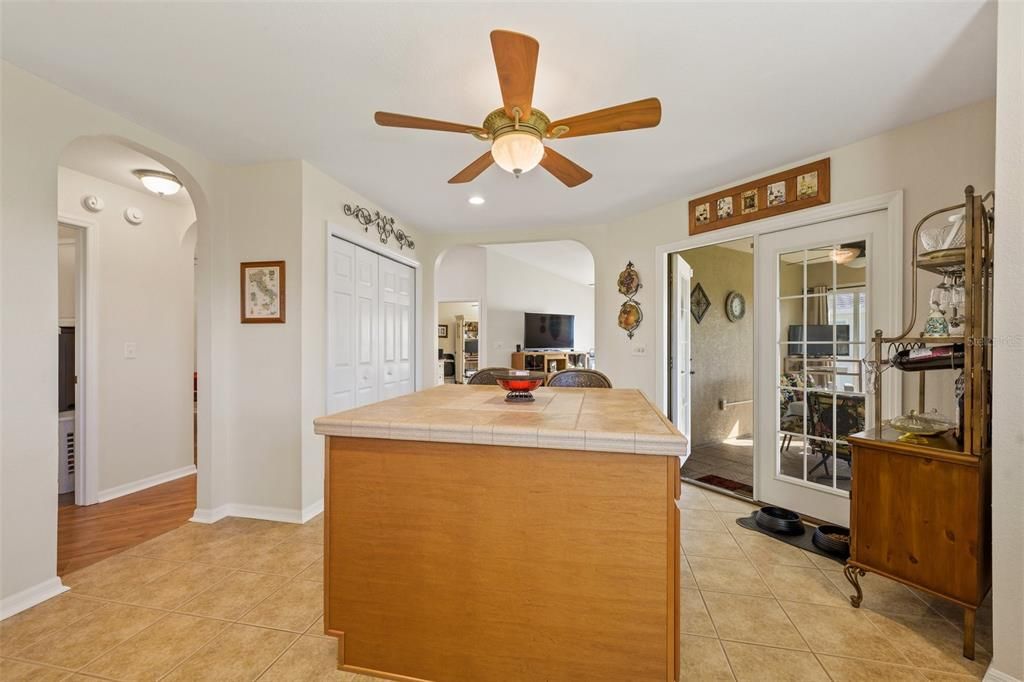 For Sale: $358,500 (2 beds, 2 baths, 1610 Square Feet)