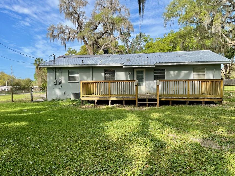 Recently Sold: $125,000 (3 beds, 2 baths, 1196 Square Feet)