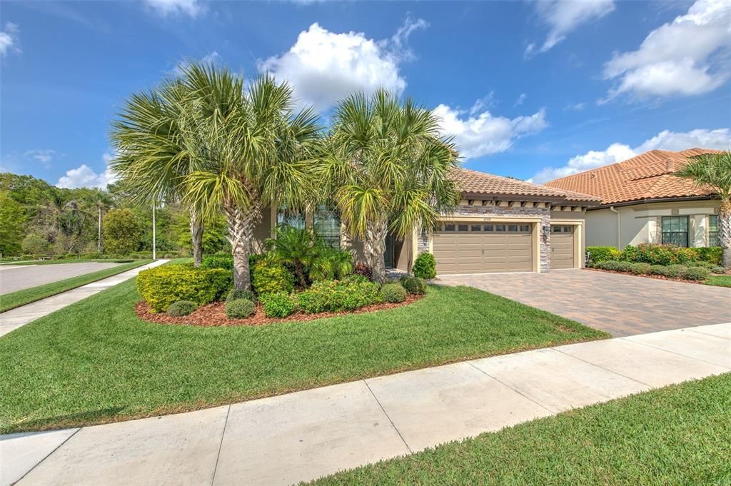 Active With Contract: $874,900 (4 beds, 3 baths, 2544 Square Feet)