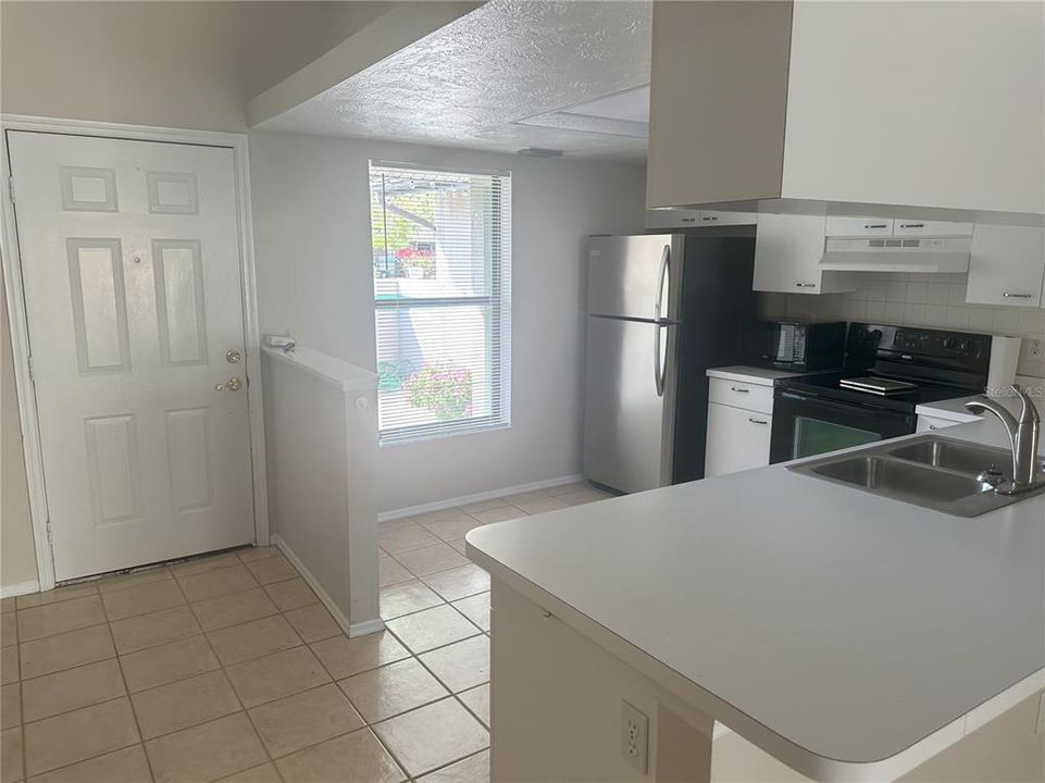 Recently Rented: $2,000 (2 beds, 2 baths, 1094 Square Feet)