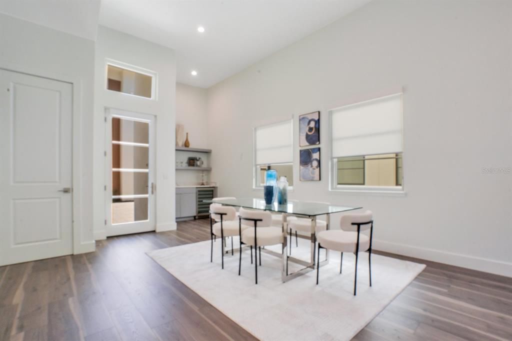 For Sale: $1,250,000 (3 beds, 2 baths, 2585 Square Feet)