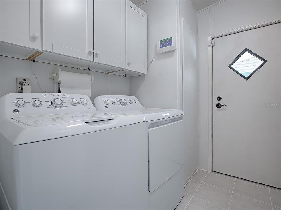 Active With Contract: $209,000 (3 beds, 2 baths, 1566 Square Feet)