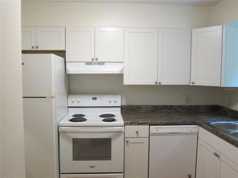 Recently Rented: $1,200 (2 beds, 1 baths, 786 Square Feet)