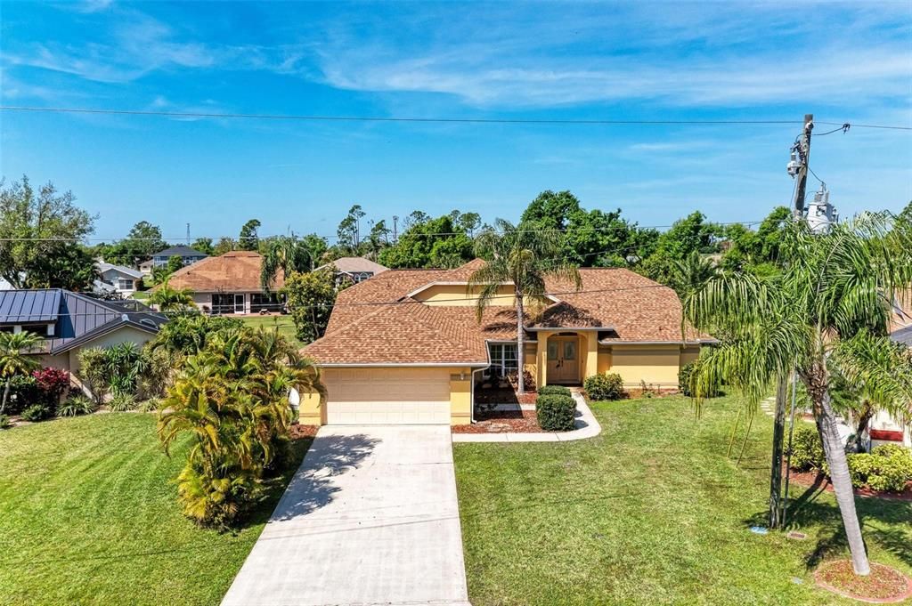 Recently Sold: $415,000 (3 beds, 2 baths, 1949 Square Feet)