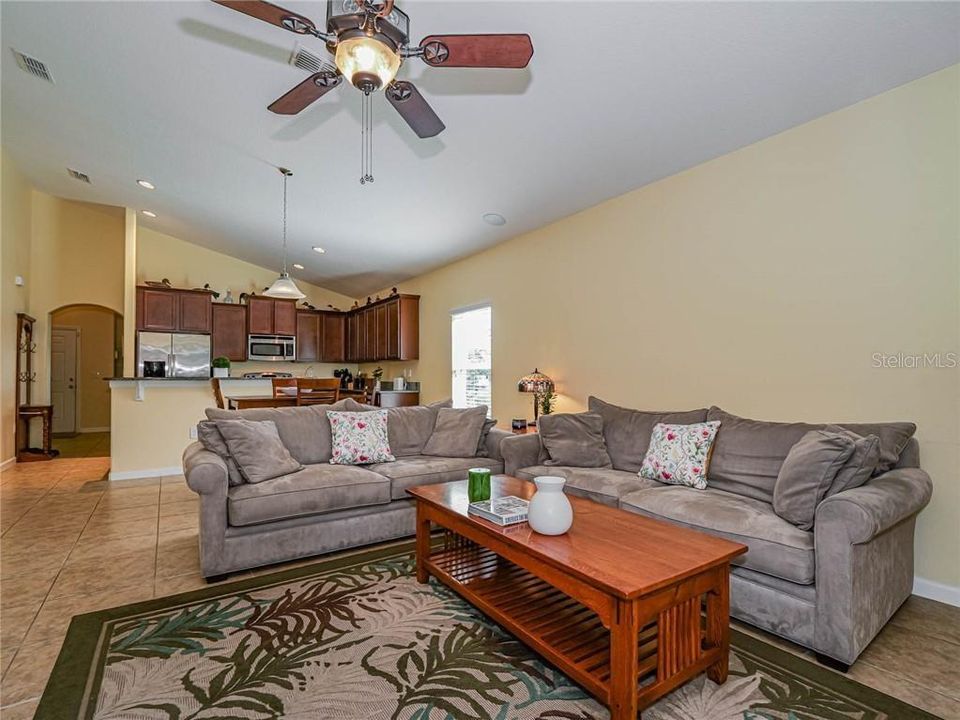 For Sale: $454,900 (4 beds, 2 baths, 2250 Square Feet)
