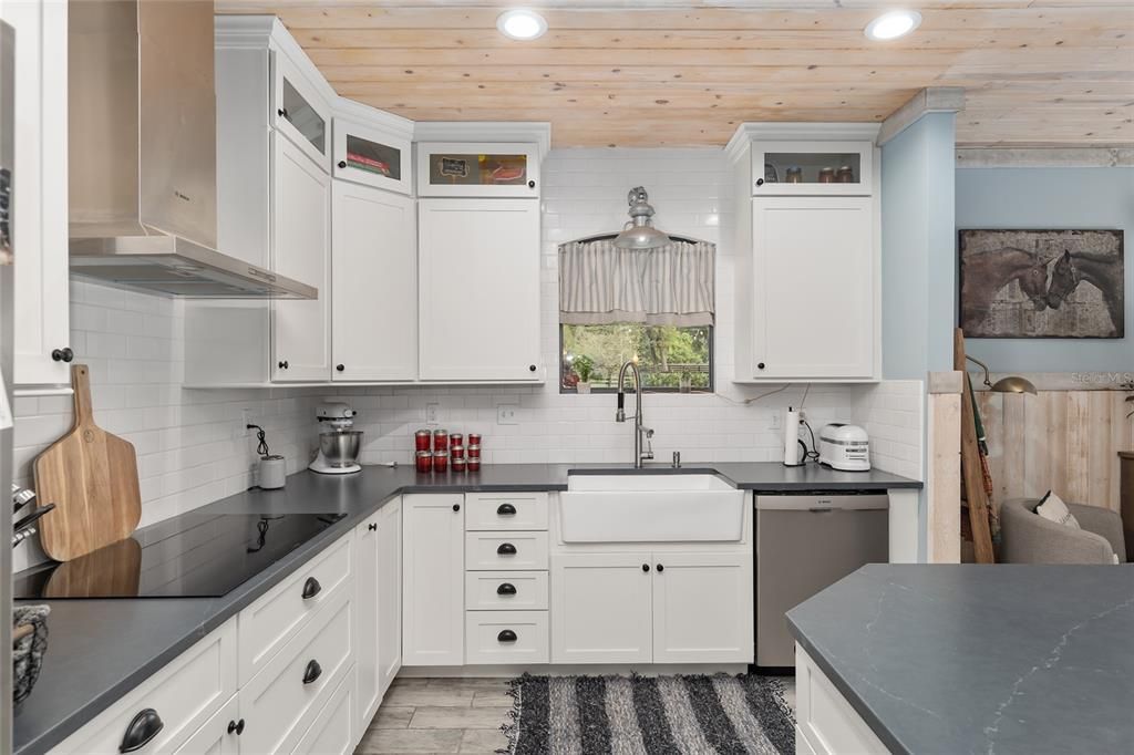 Recently Sold: $1,500,000 (2 beds, 2 baths, 864 Square Feet)