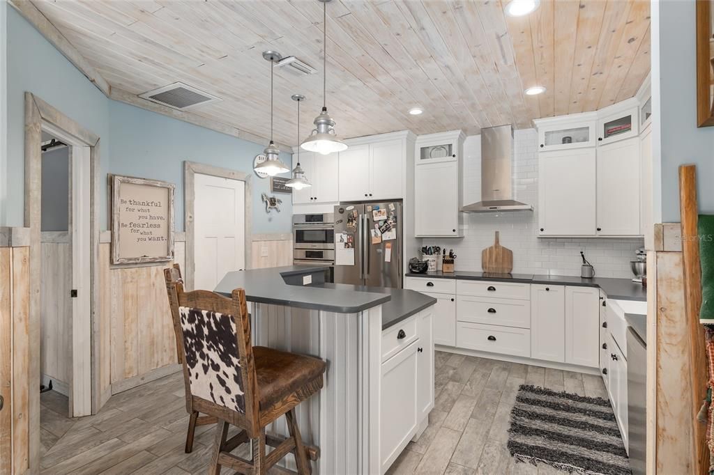 Recently Sold: $1,500,000 (2 beds, 2 baths, 864 Square Feet)