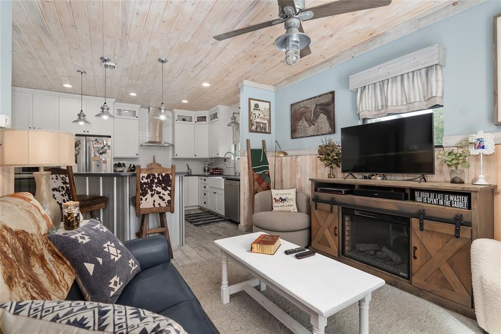 Recently Sold: $1,500,000 (2 beds, 2 baths, 864 Square Feet)