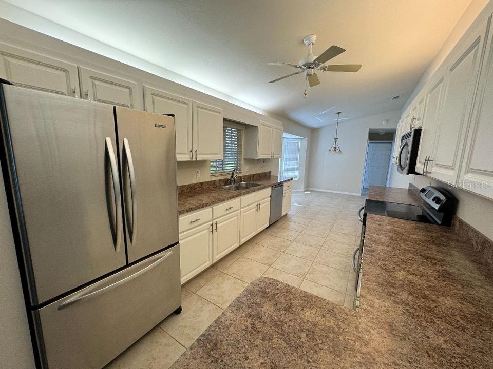 For Sale: $265,000 (2 beds, 2 baths, 1734 Square Feet)