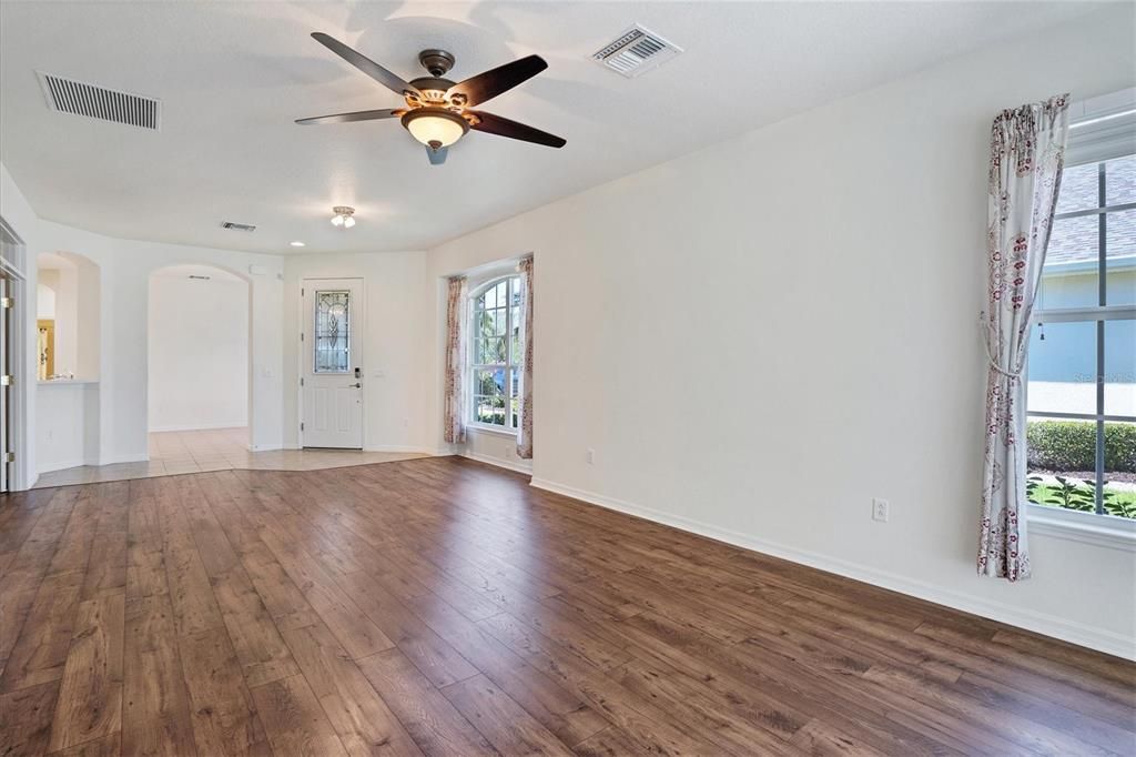 Active With Contract: $349,900 (2 beds, 2 baths, 1538 Square Feet)