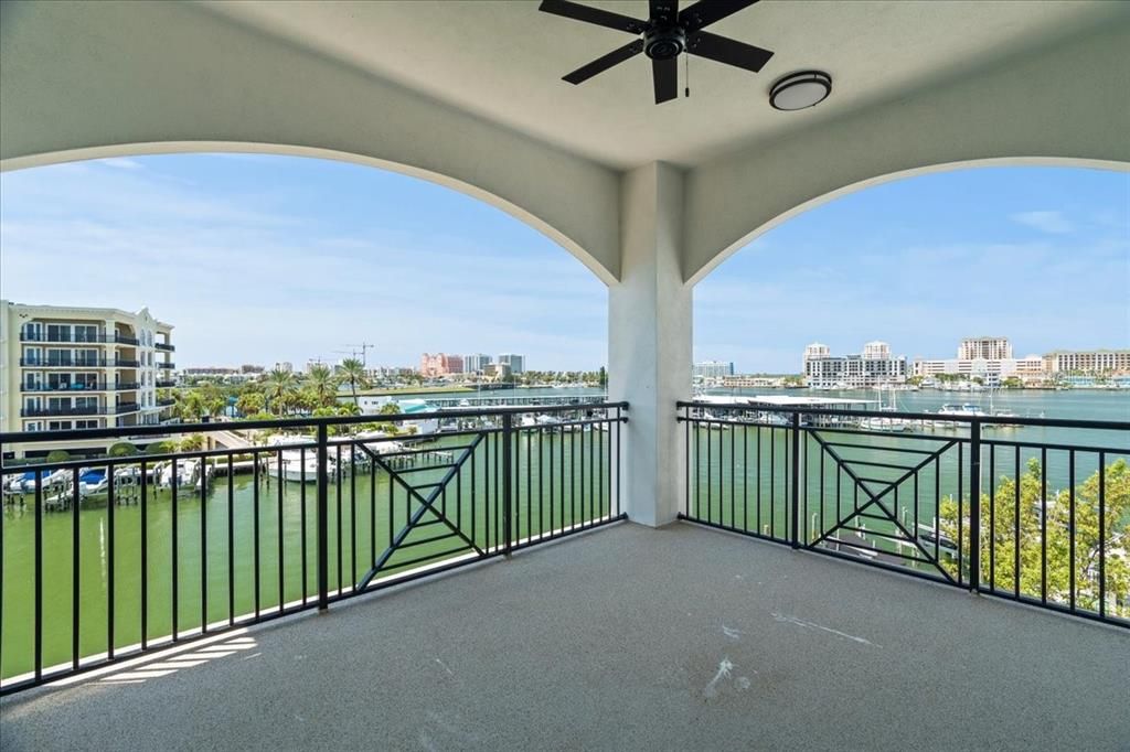 Active With Contract: $1,075,000 (3 beds, 2 baths, 1900 Square Feet)