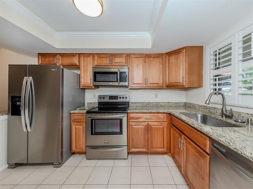 Active With Contract: $189,900 (2 beds, 2 baths, 894 Square Feet)