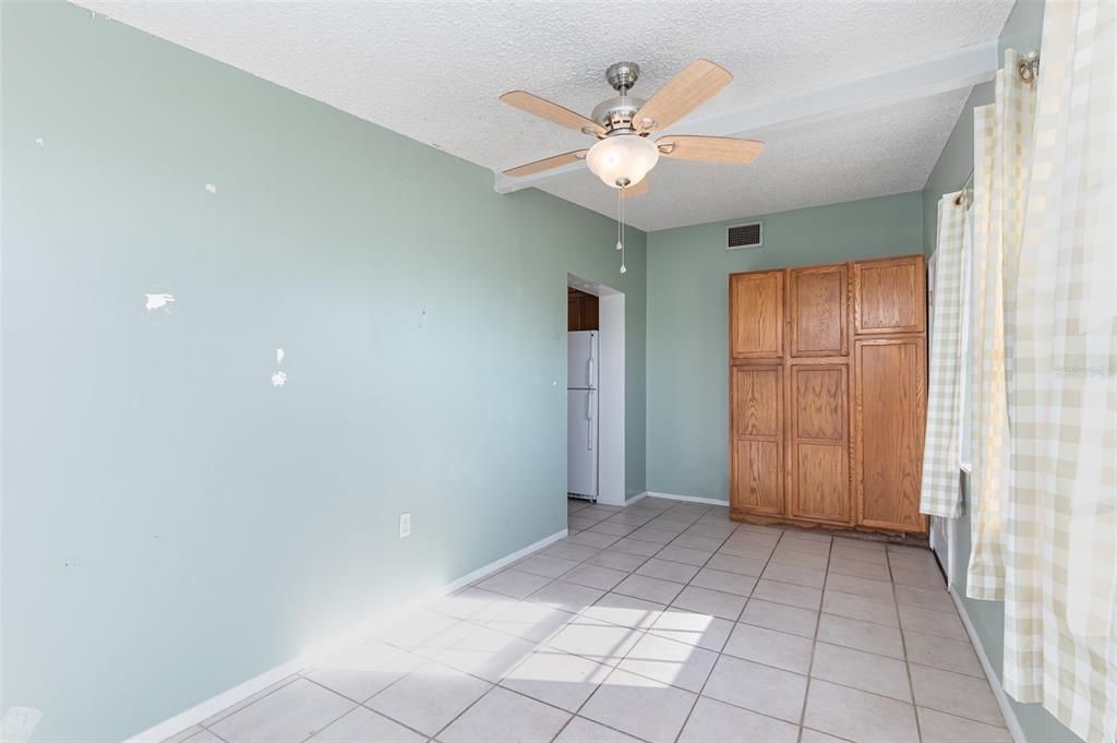 Recently Sold: $274,900 (3 beds, 1 baths, 1154 Square Feet)