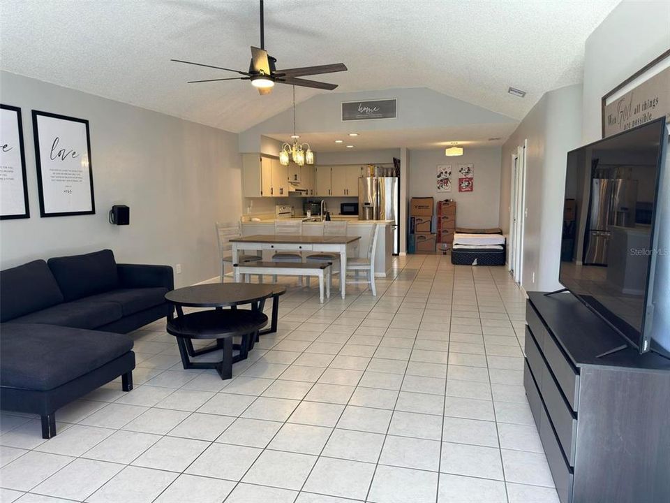For Sale: $245,000 (2 beds, 2 baths, 1192 Square Feet)
