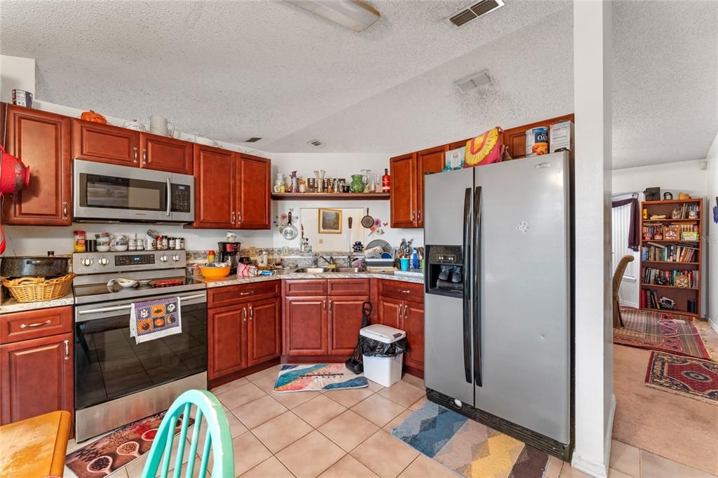 Recently Sold: $340,000 (3 beds, 2 baths, 1425 Square Feet)