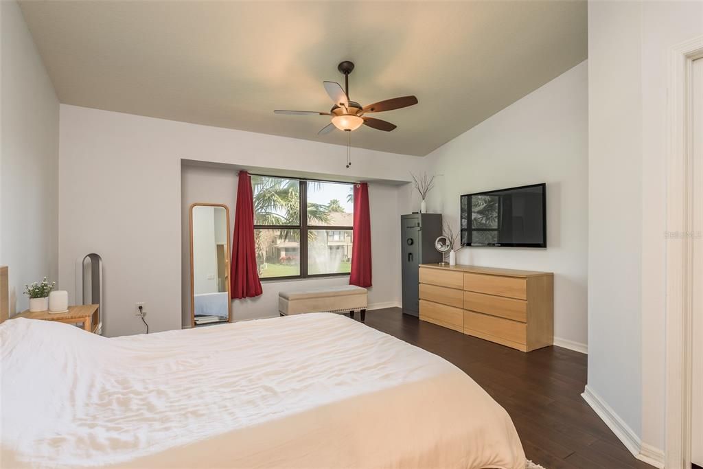For Sale: $449,900 (2 beds, 2 baths, 1731 Square Feet)