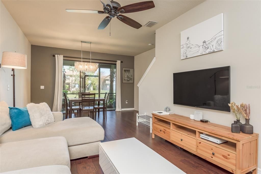 For Sale: $449,900 (2 beds, 2 baths, 1731 Square Feet)