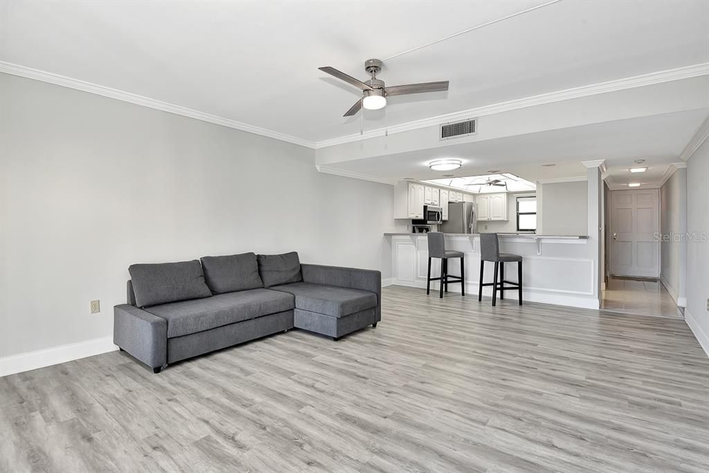 For Sale: $345,000 (2 beds, 2 baths, 1165 Square Feet)