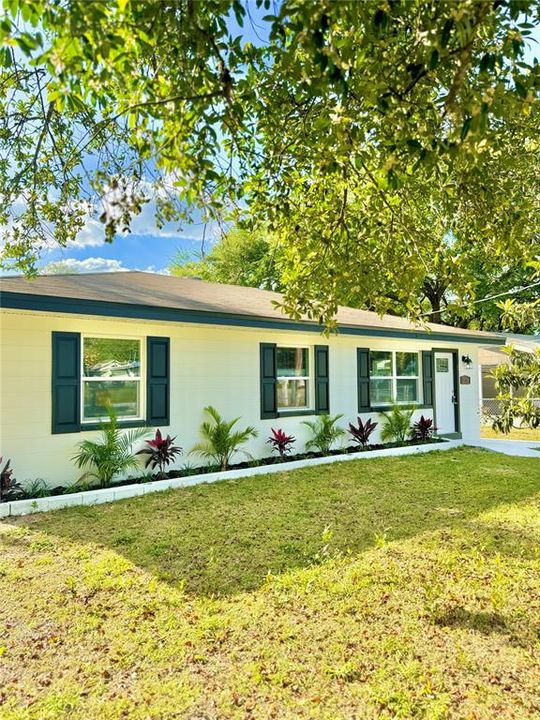 Active With Contract: $295,000 (4 beds, 2 baths, 1833 Square Feet)