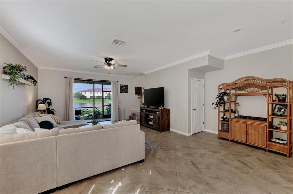 Active With Contract: $334,900 (3 beds, 2 baths, 1950 Square Feet)