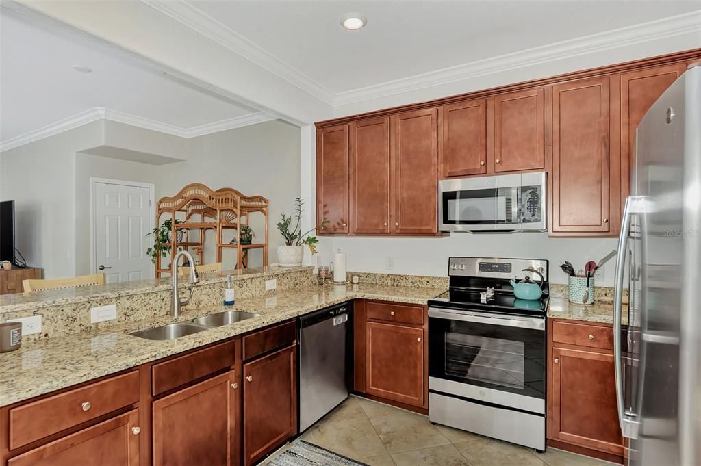 Active With Contract: $334,900 (3 beds, 2 baths, 1950 Square Feet)