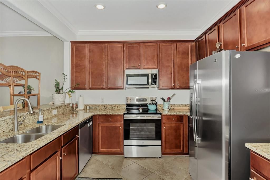 Active With Contract: $334,900 (3 beds, 2 baths, 1950 Square Feet)