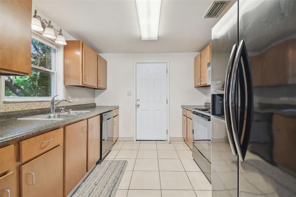 Recently Sold: $299,000 (3 beds, 2 baths, 1496 Square Feet)
