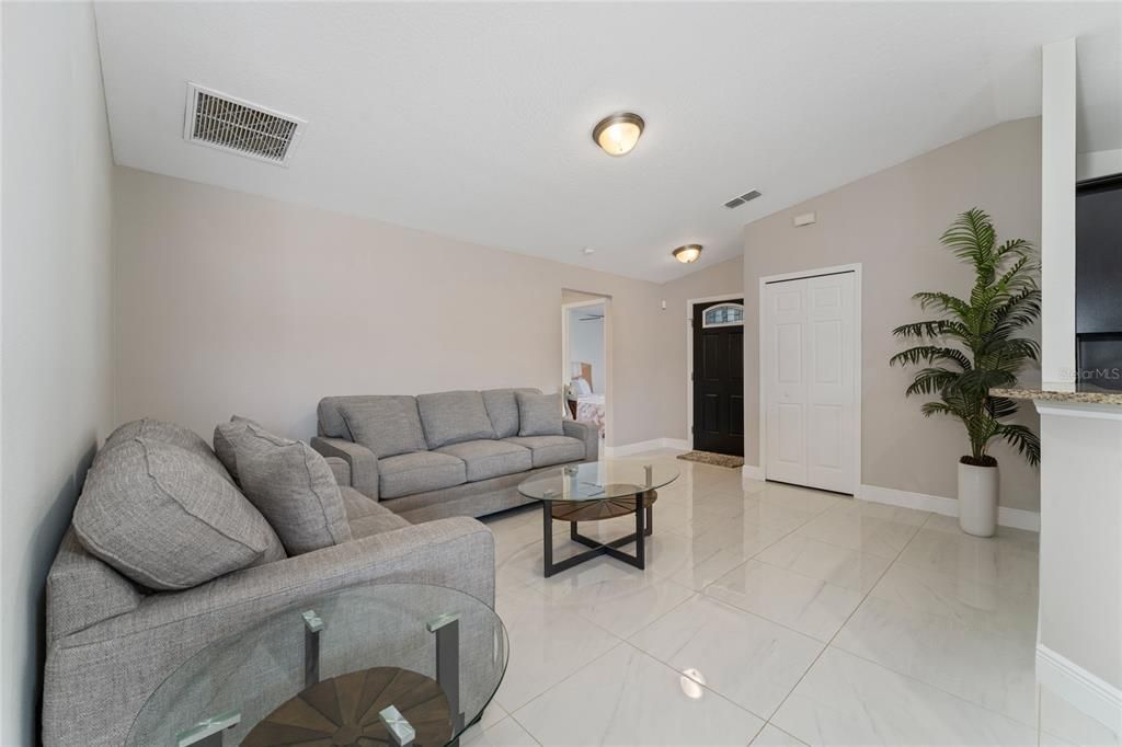 Active With Contract: $289,900 (3 beds, 2 baths, 1305 Square Feet)