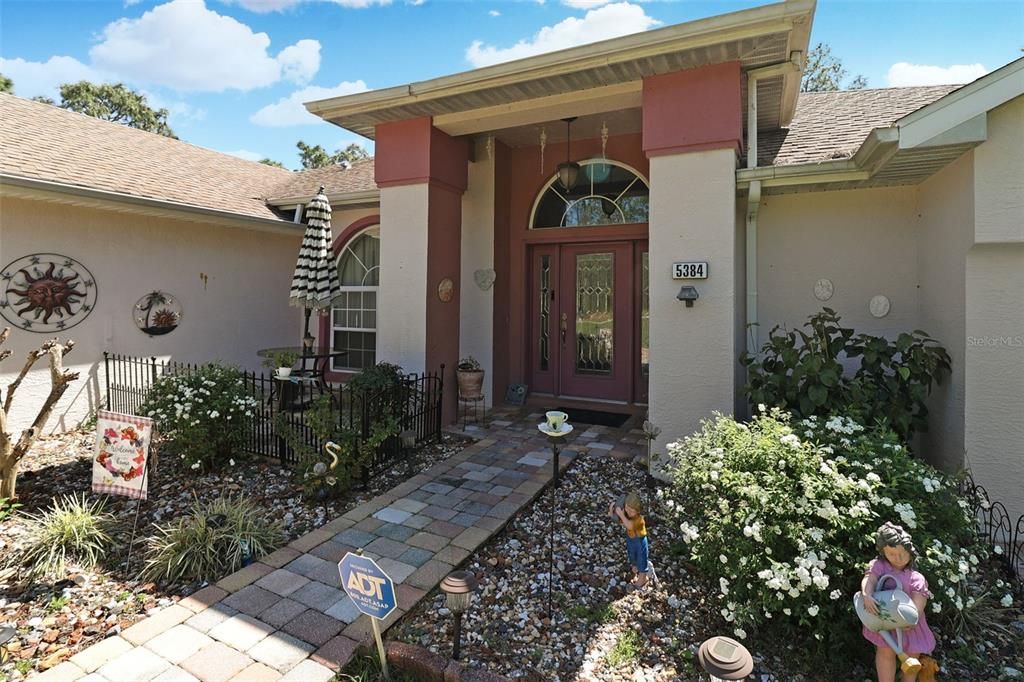 Recently Sold: $375,000 (3 beds, 2 baths, 1926 Square Feet)